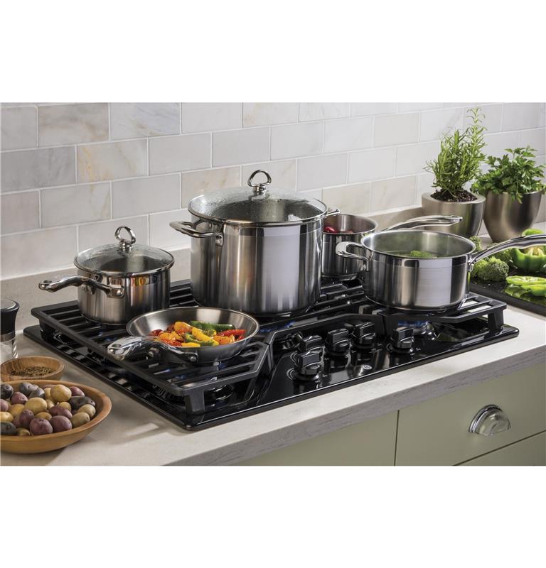 GE(R) 30" Built-In Gas Cooktop with 5 Burners and Dishwasher Safe Grates-(JGP5030DLBB)