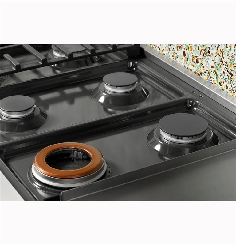 Caf(eback)(TM) 48" Commercial-Style Gas Rangetop with 6 Burners and Integrated Griddle (Natural Gas)-(CGU486P2TS1)